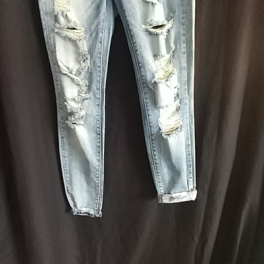 Distressed jeans - Picture 3 of 4